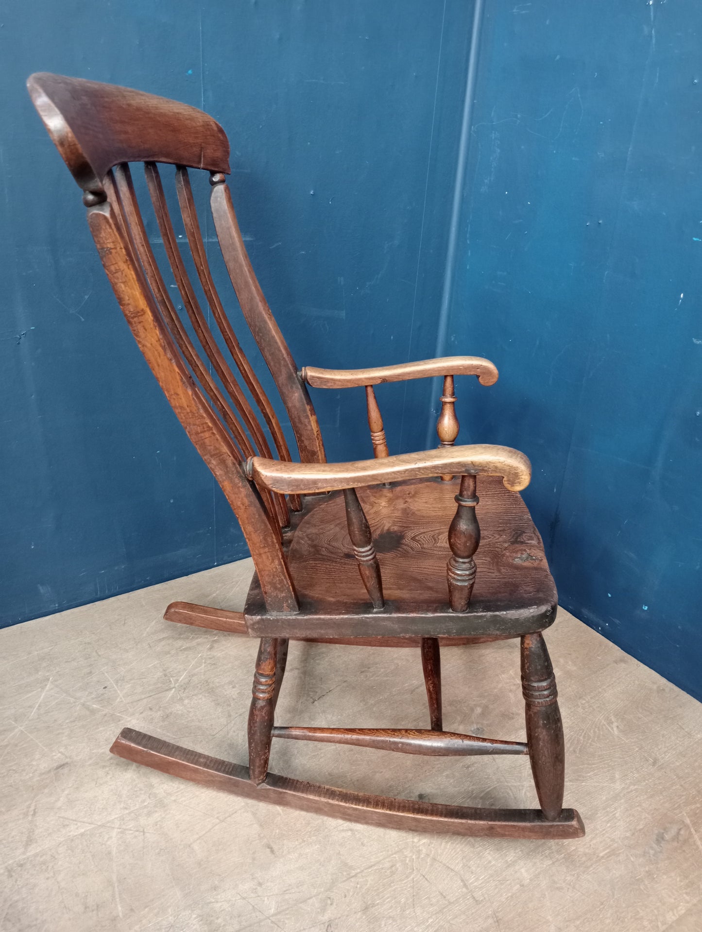 Oak and elm wood slatback rocking chair