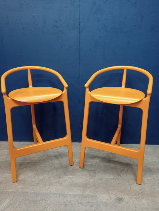 Pair of breakfast bar stools three legged