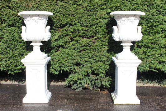 Pair of composition urns and bases