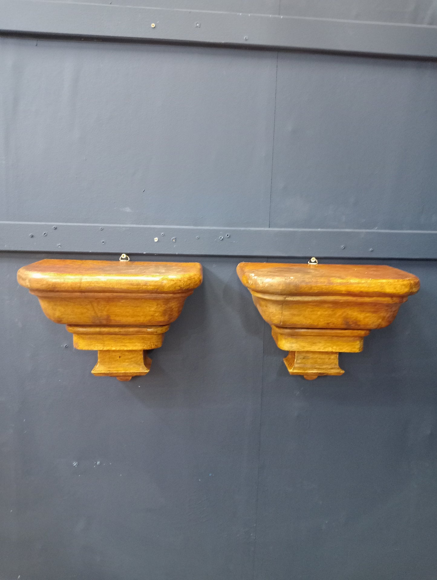 Pair of wooden wall sconces corbels