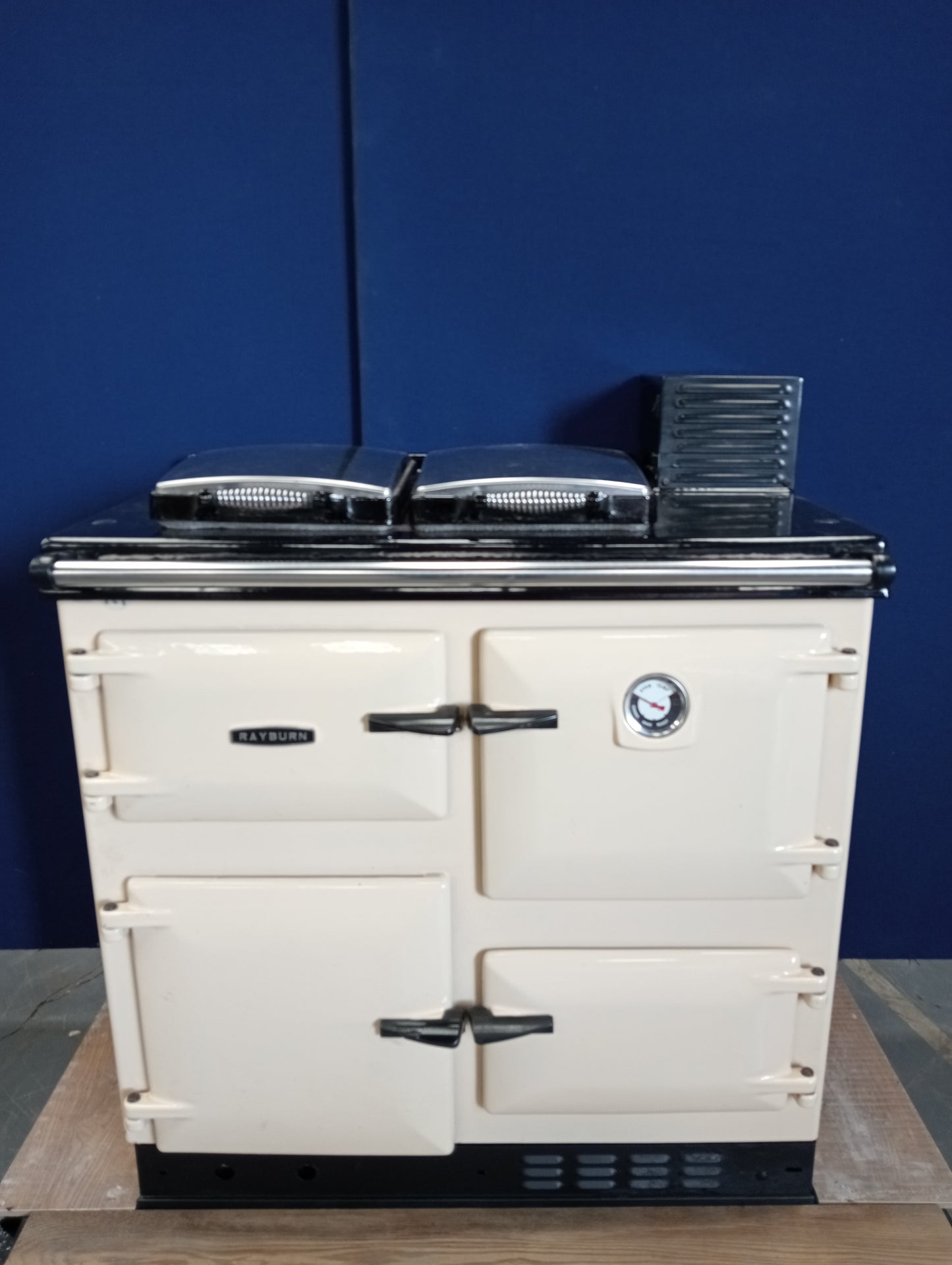 Rayburn oil fired enamel cooker