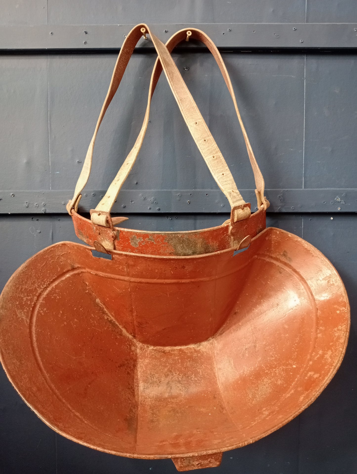 Red grape picking basket with belt