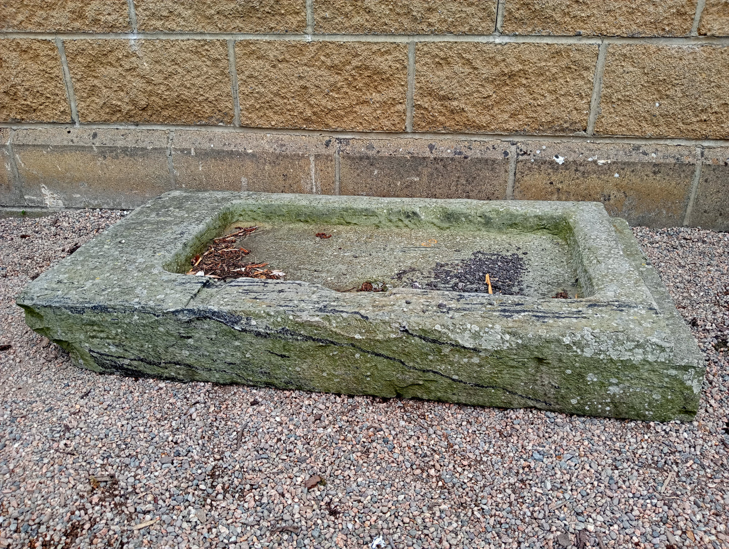 Sandstone sink-trough ledge