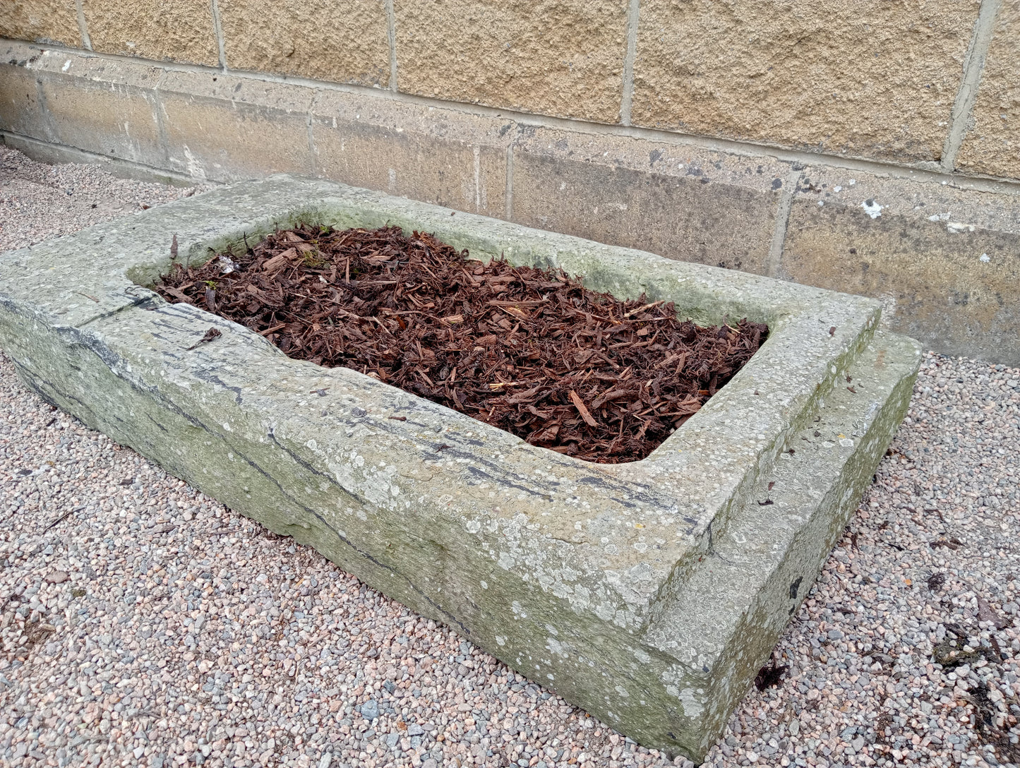 Sandstone sink-trough ledge