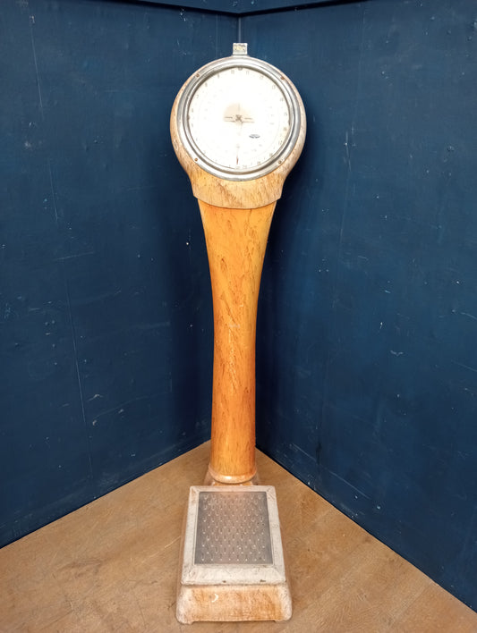 Set of Avery weighing scales