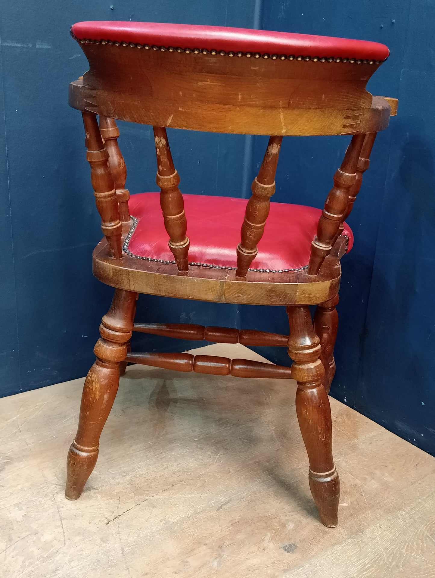 Smokers bow red leather oak chair